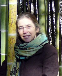 Dr. Nikolov Marianne